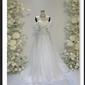 Brand New 2-in-1 Wedding Dress NWT – Size 8 (Fits 6–8)
